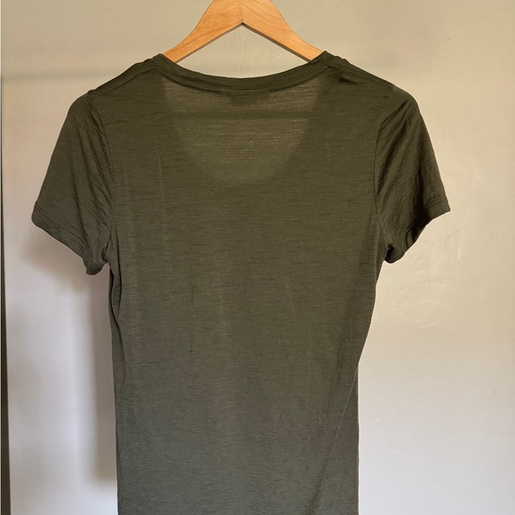 Icebreaker: Merino 150 Tech Lite Scoop Neck T-Shirt in Olive Green (Size S) - Picture 2 of 4
